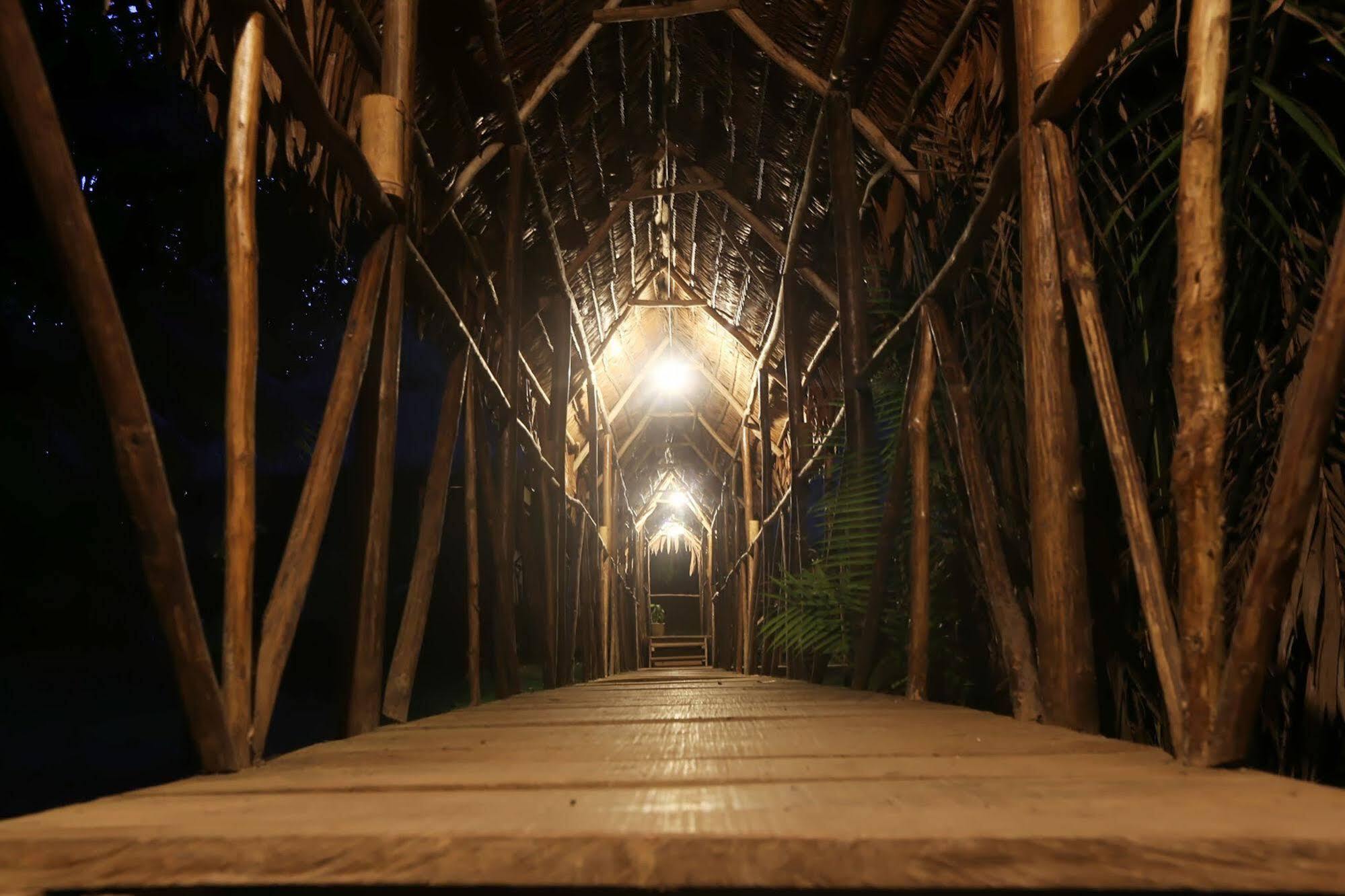 Maniti Expeditions Eco Lodge Икитос Экстерьер фото