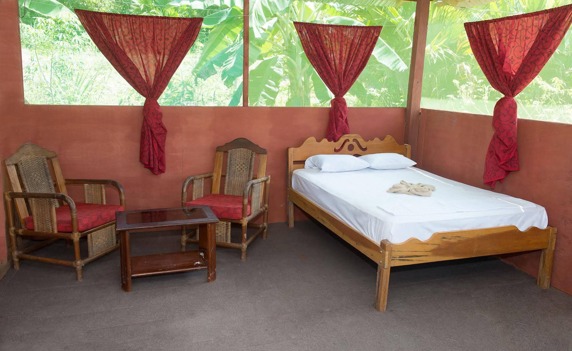 Maniti Expeditions Eco Lodge Икитос Экстерьер фото